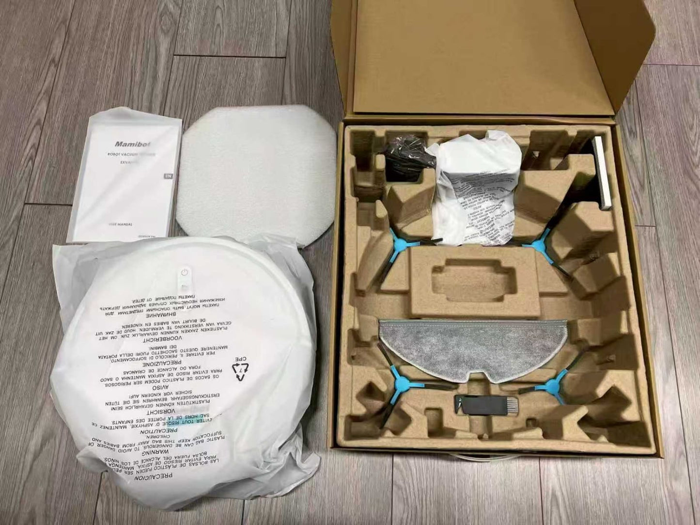 MAMIBOT EXVAC730 Marvlo et ses accessoires